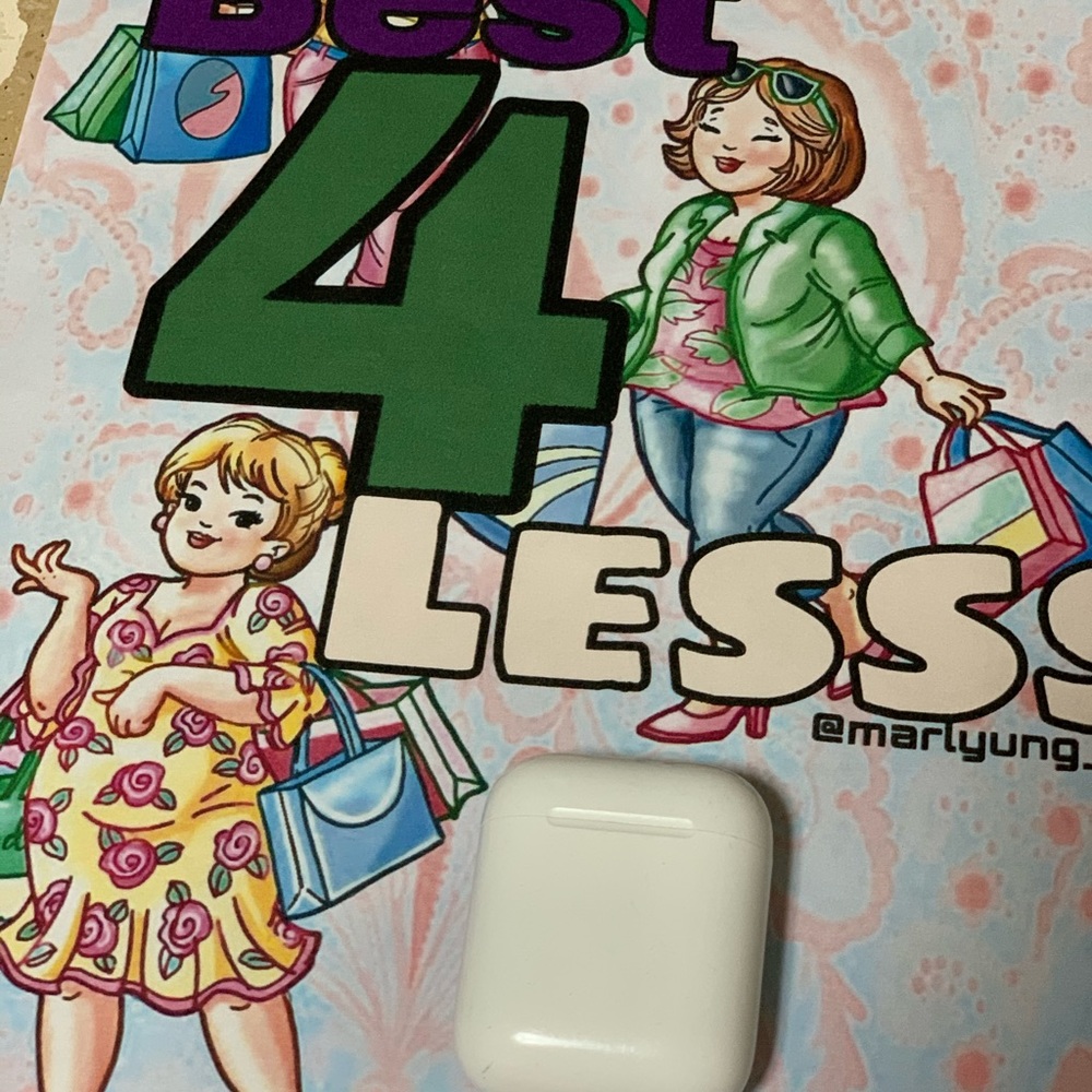 AirPods charging case